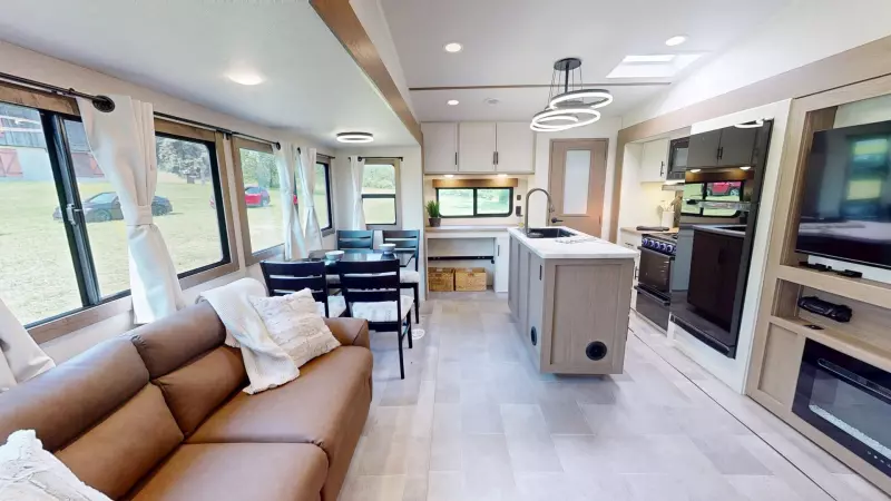 315MB Floorplan Main Room